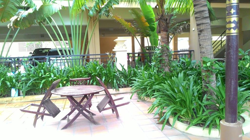 Bali Hotel Phnom Penh Quarto foto