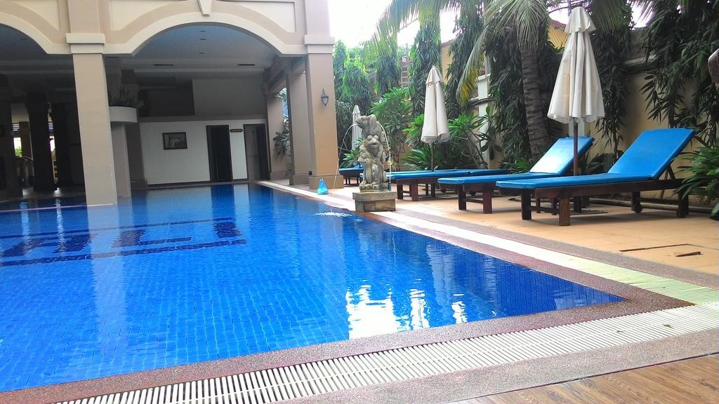 Bali Hotel Phnom Penh Quarto foto