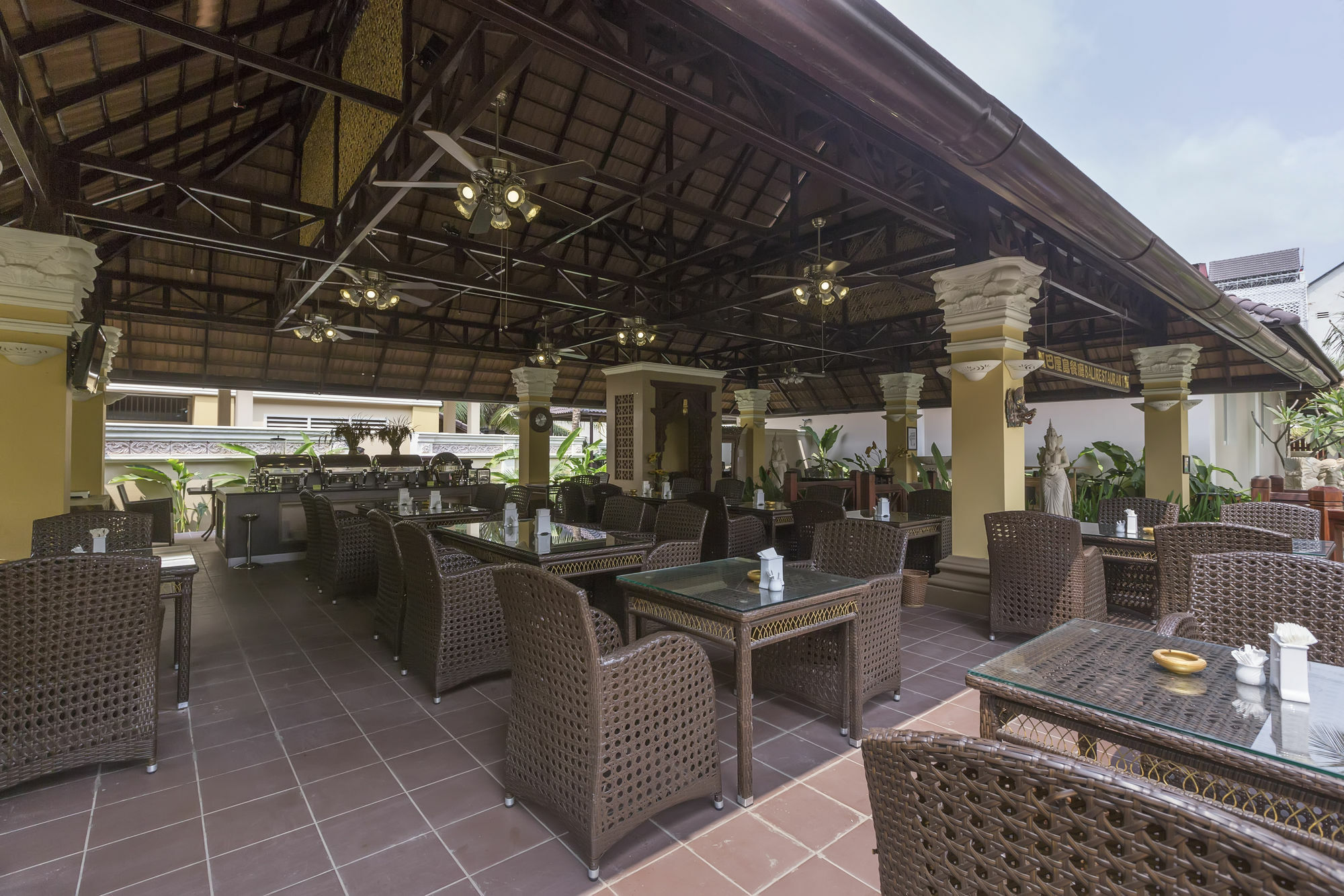 Bali Hotel Phnom Penh Exterior foto