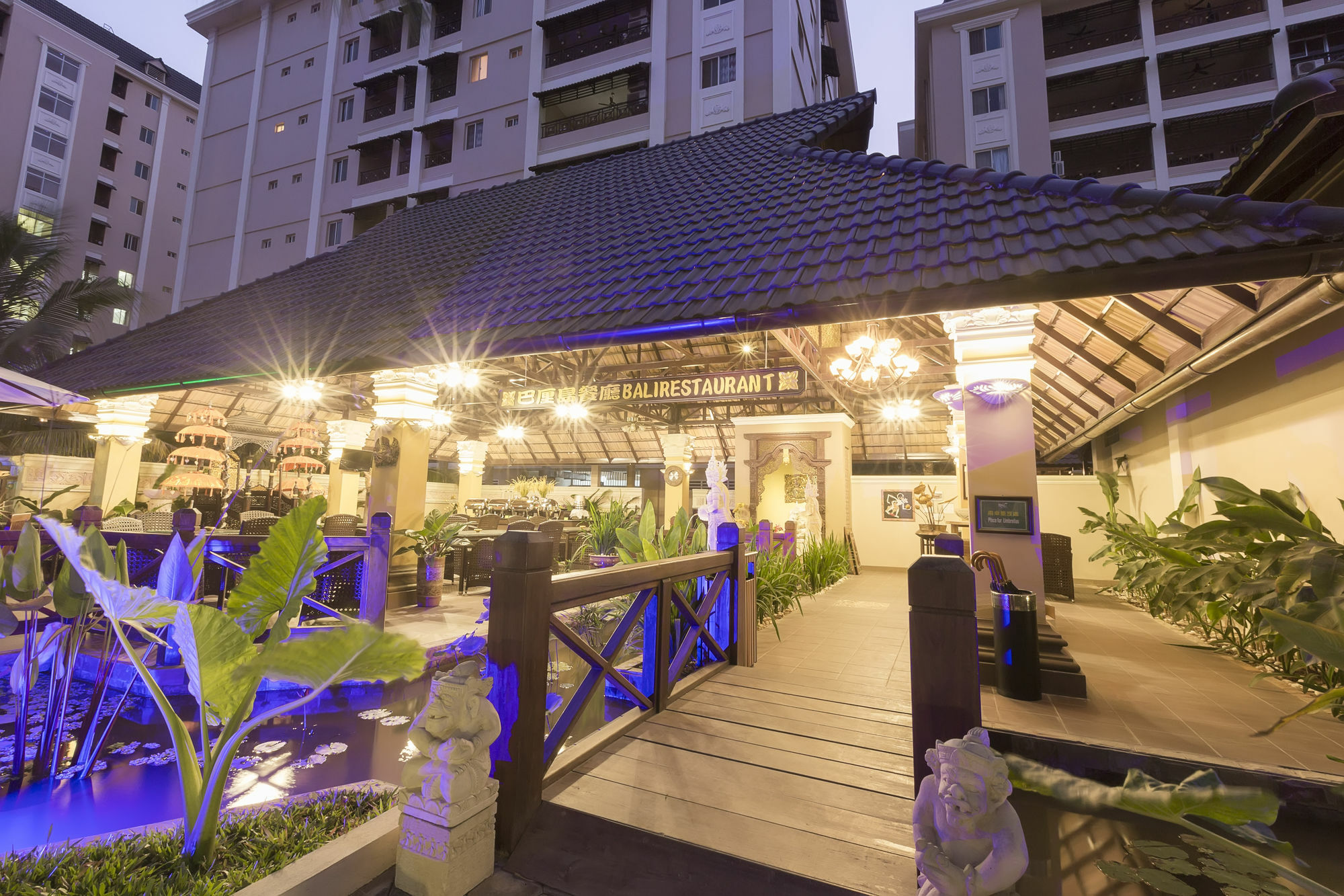 Bali Hotel Phnom Penh Exterior foto