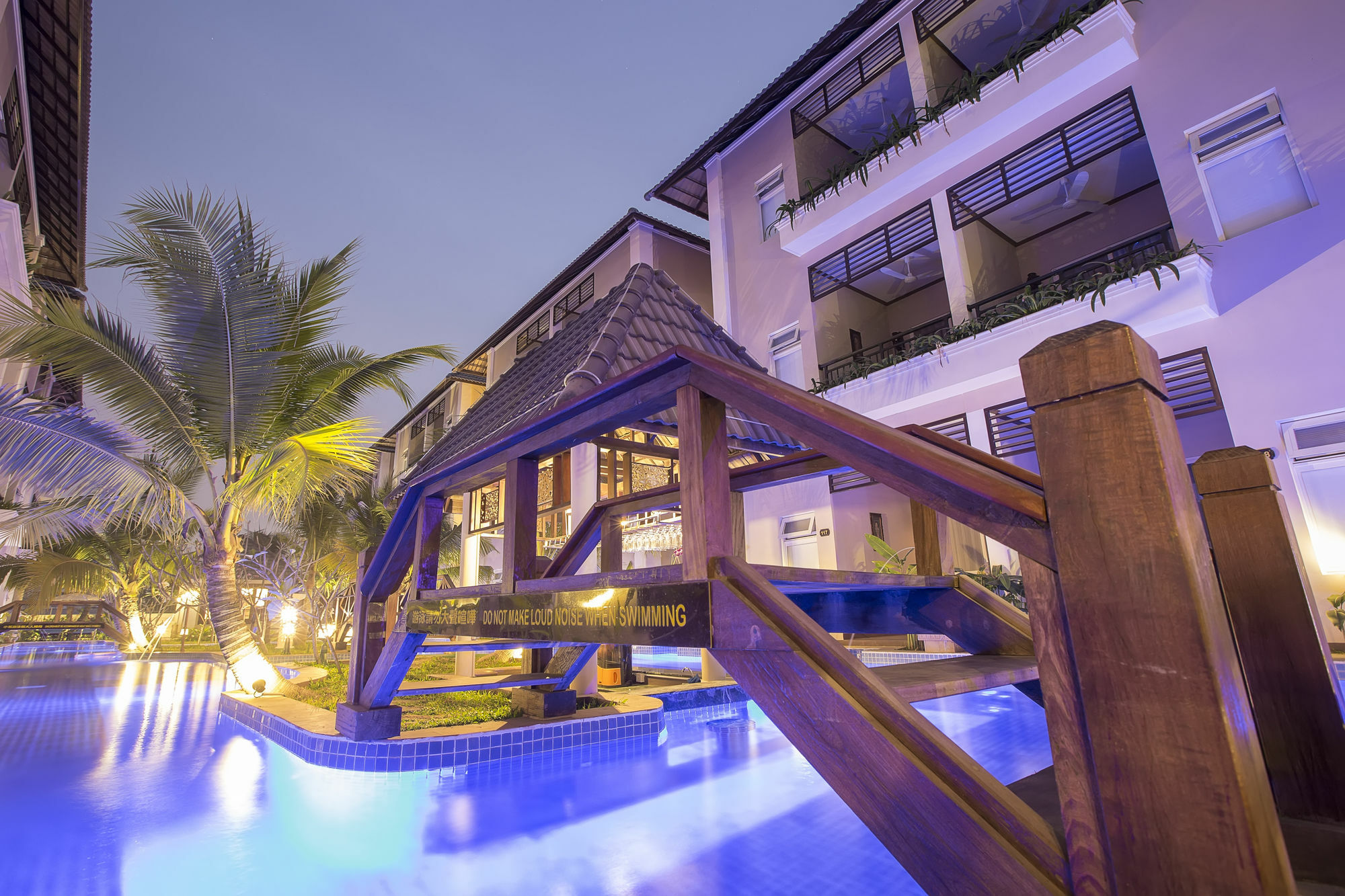 Bali Hotel Phnom Penh Exterior foto