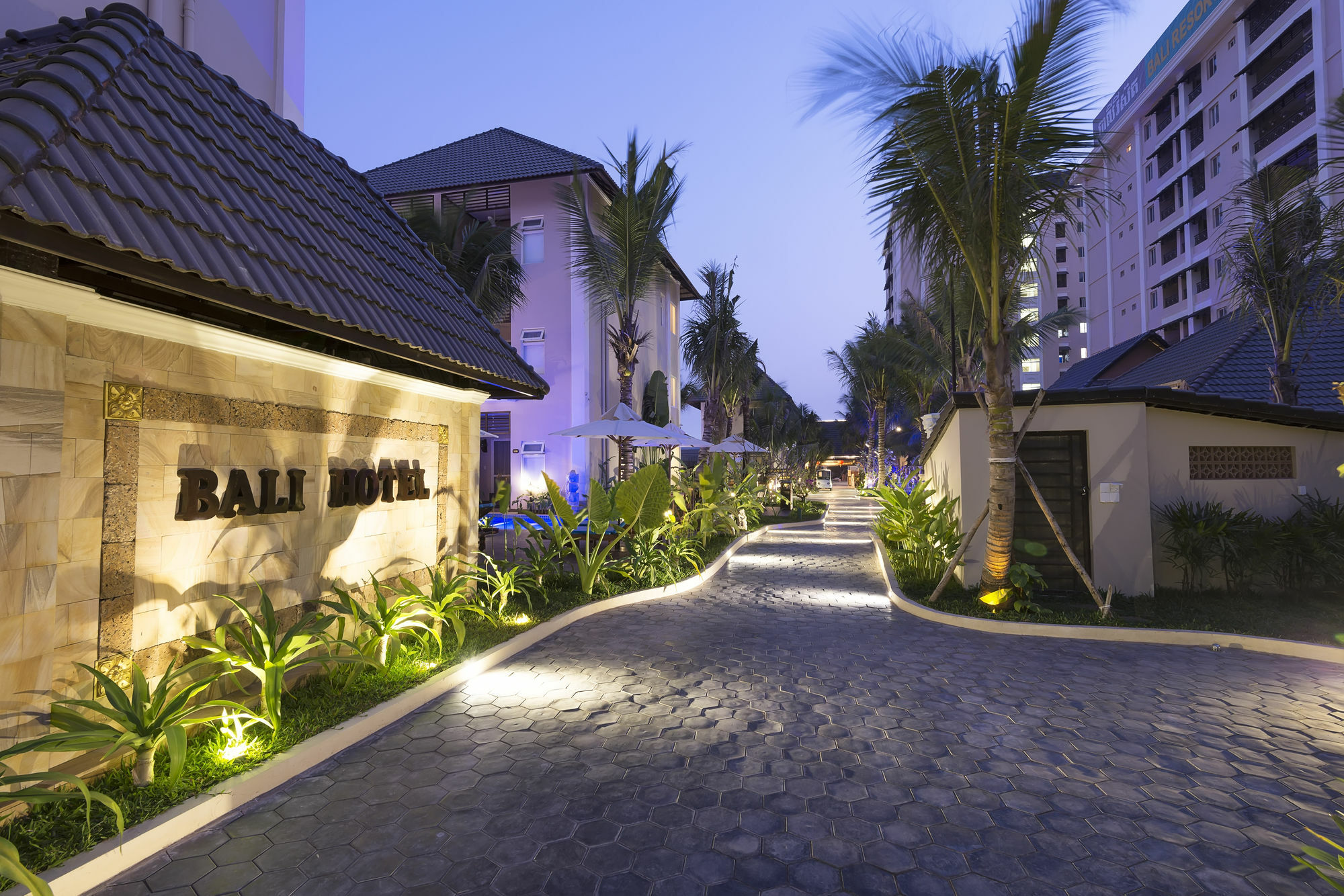 Bali Hotel Phnom Penh Exterior foto