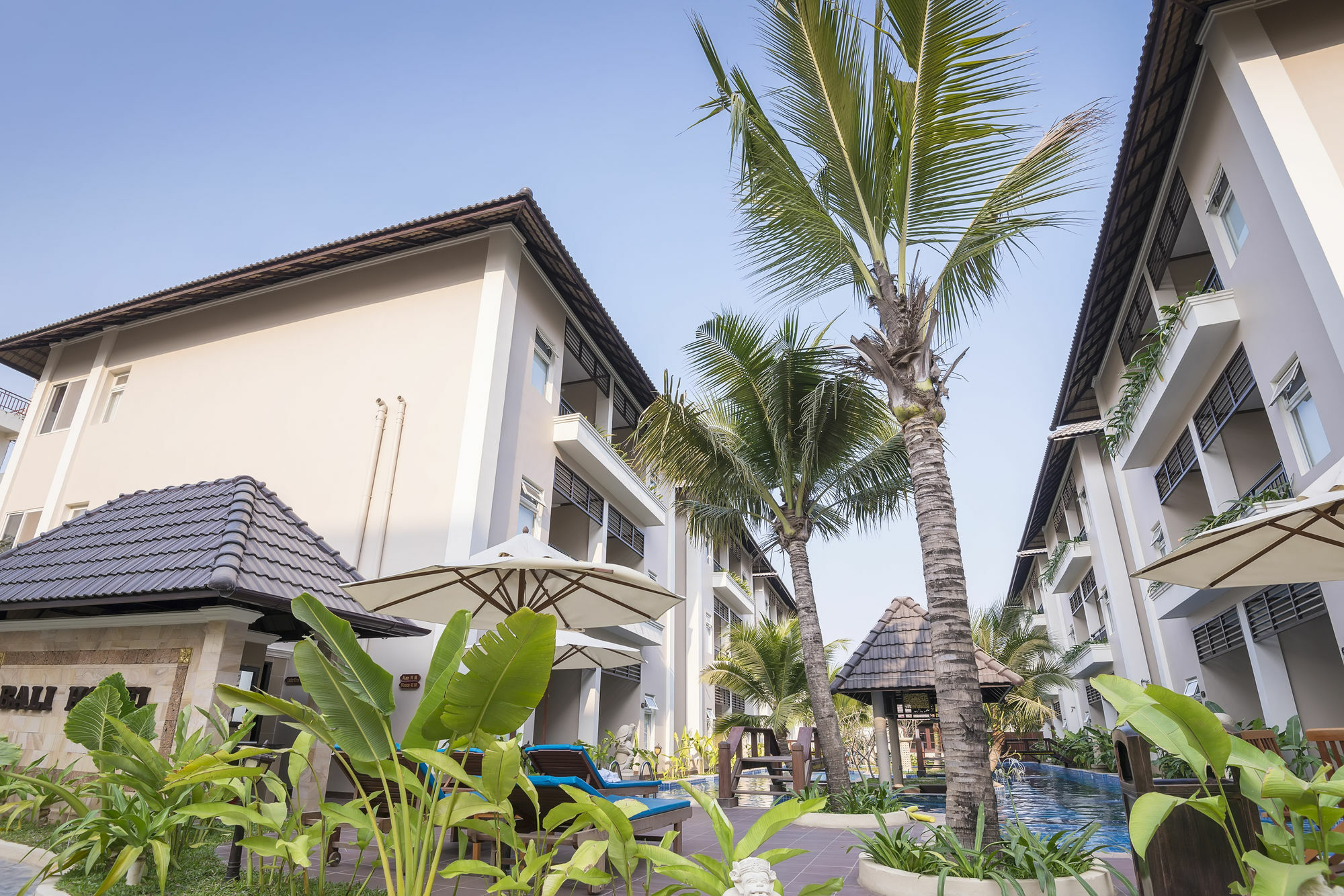 Bali Hotel Phnom Penh Exterior foto