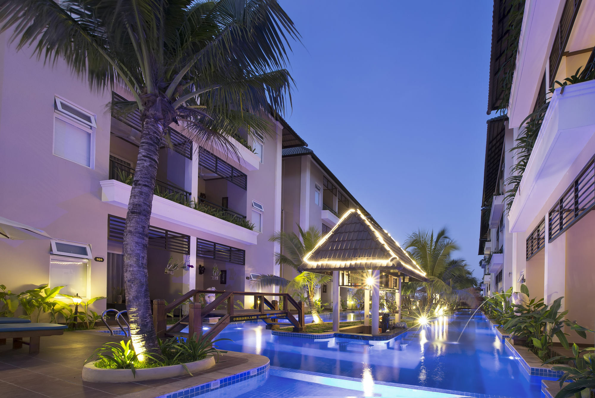 Bali Hotel Phnom Penh Exterior foto