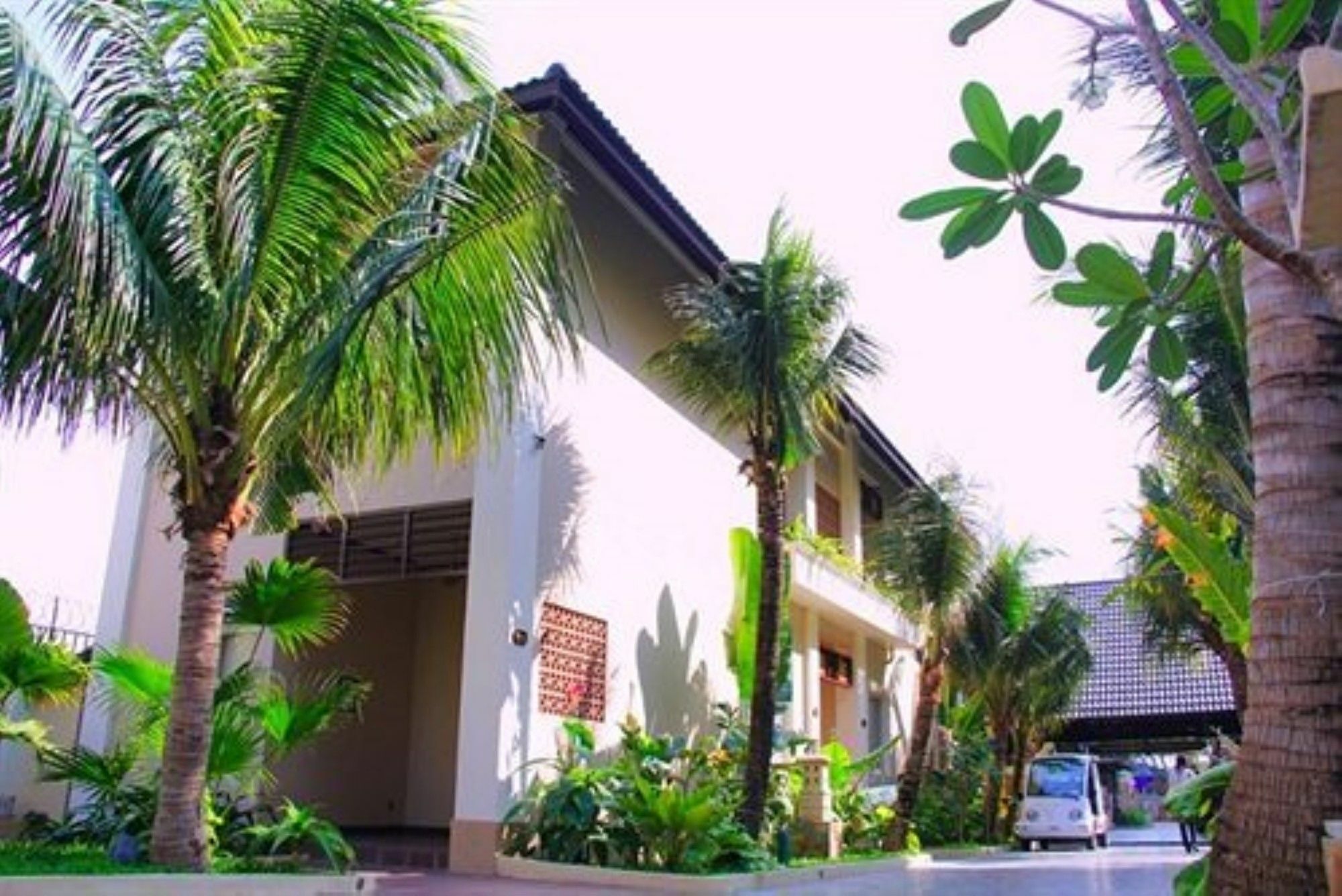Bali Hotel Phnom Penh Exterior foto
