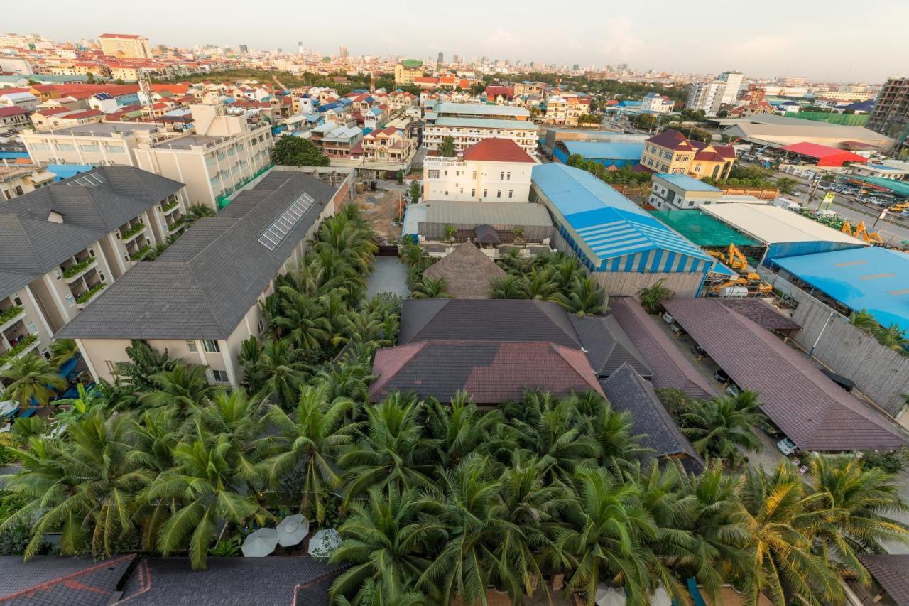 Bali Hotel Phnom Penh Exterior foto