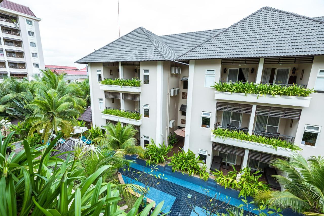 Bali Hotel Phnom Penh Exterior foto